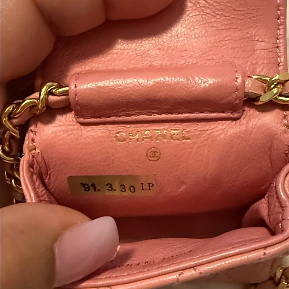 Chanel Vintage Lambskin Leather MICRO Crossbody Bag perfect fit to carry AirPods - Picture 8 of 9